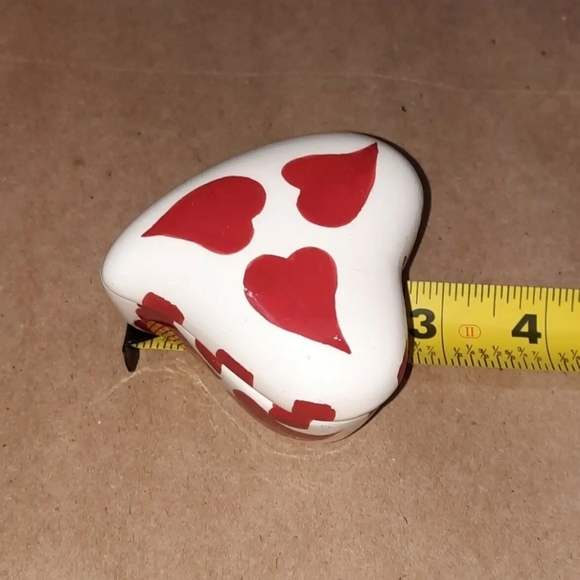Red And White Heart Shaped Trinket Box - Picture 9 of 9